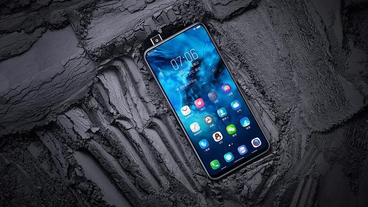 Primi problemi per Vivo Nex: la fotocamera si apre da sola