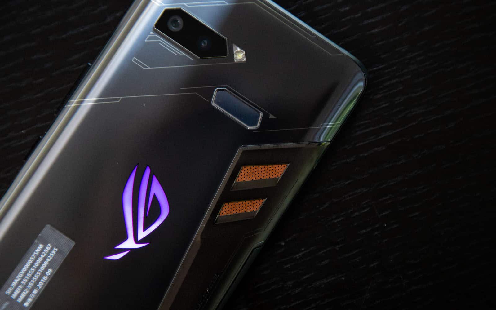 Asus ROG Phone: Recensione, unboxing test e prime impressioni