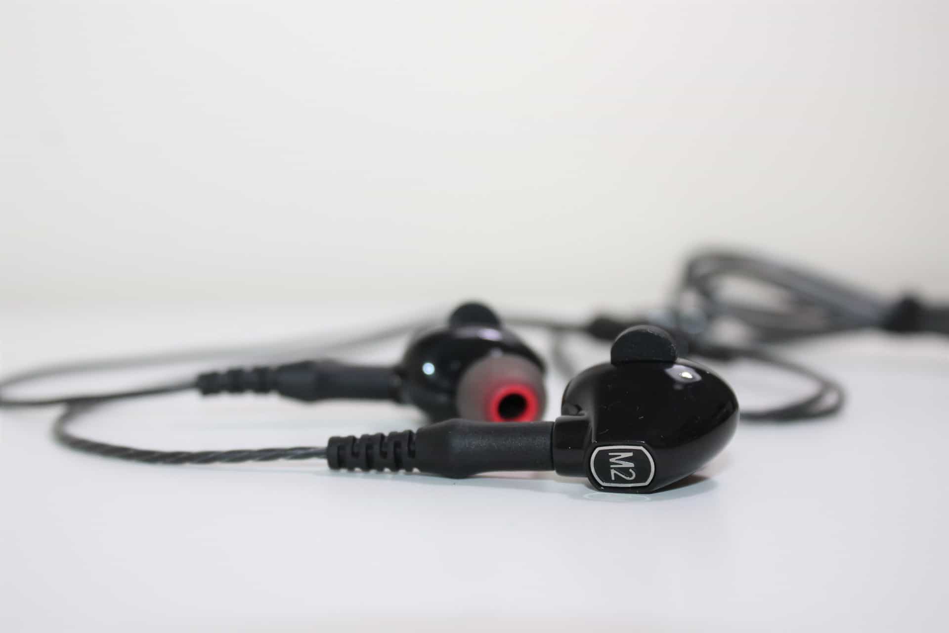 Auricolari M2 HiFi 2 in 1: bluetooth e cablati