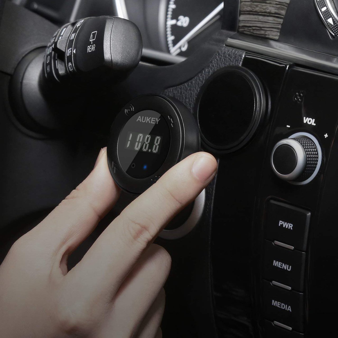 Aukey BT-F4: bluetooth in auto senza cambiare stereo