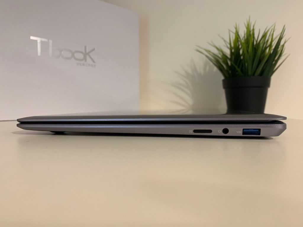 Teclast F7 Plus right side ports