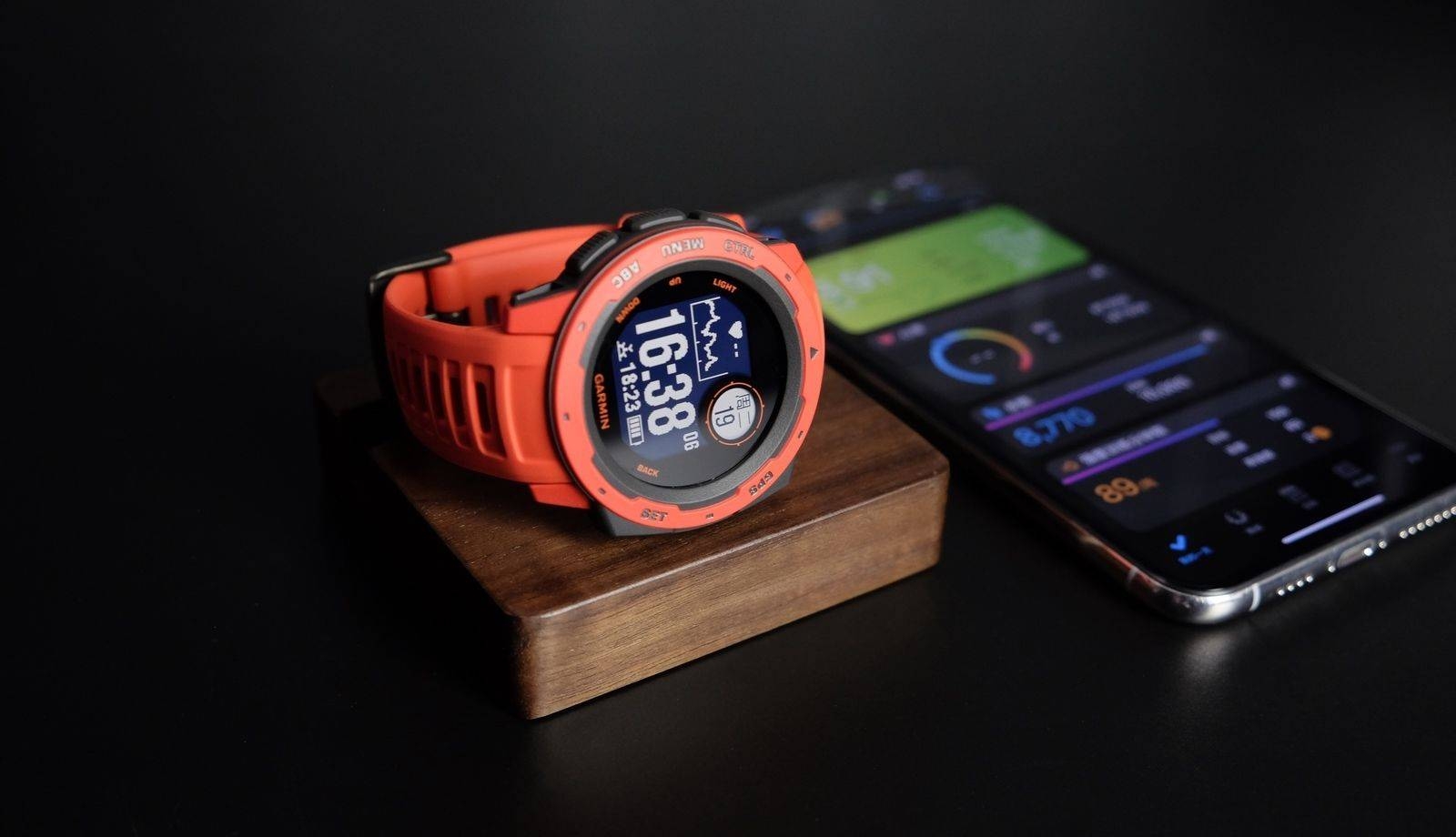 Garmin Instinct: uno smartwatch outdoor robusto e completo