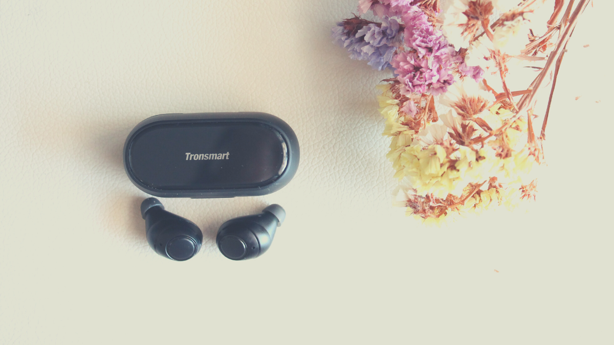 Tronsmart Onyx Free: le cuffie bluetooth con lo sterilizzatore integrato