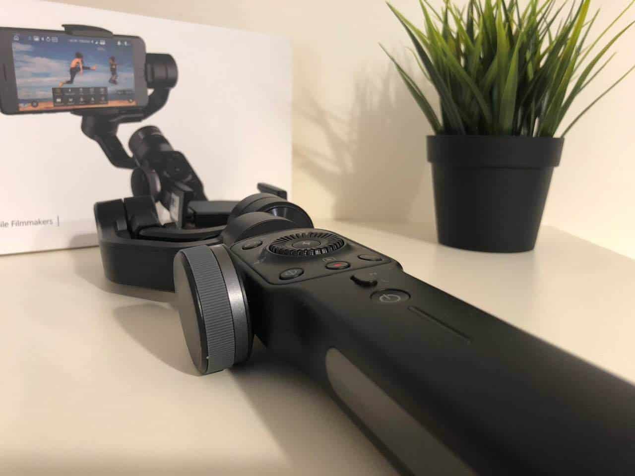 Zhiyun Smooth 4