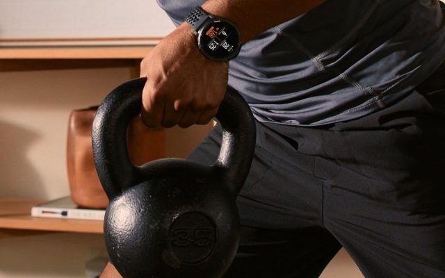 Amazfit Active Max si aggiorna: analisi HYROX, ciclo e navigazione